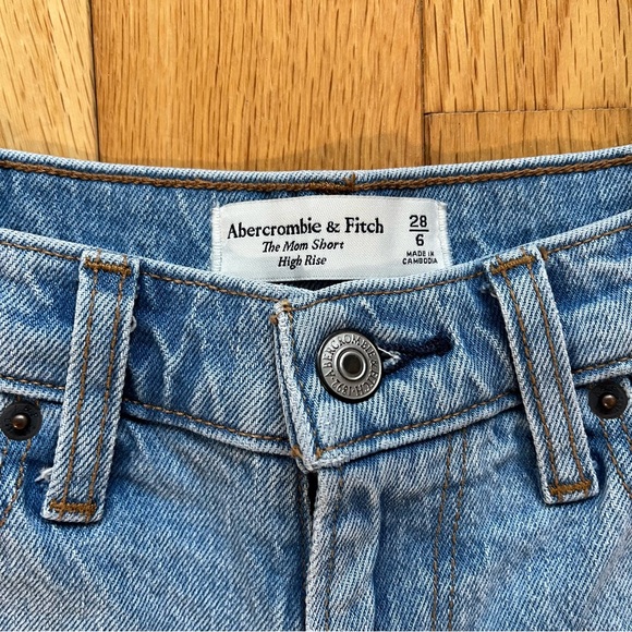 Abercrombie & Fitch Light Blue The Mom Short High Rise - Picture 6 of 7
